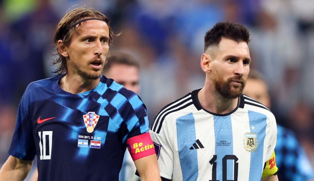Luka Modric và Lionel Messi